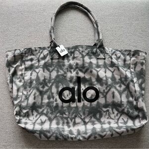 NWT Alo Gray tie dye one size tote